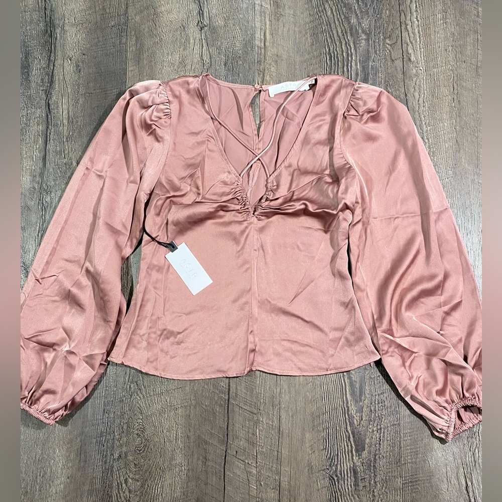 NEW | ASTR Silky Top